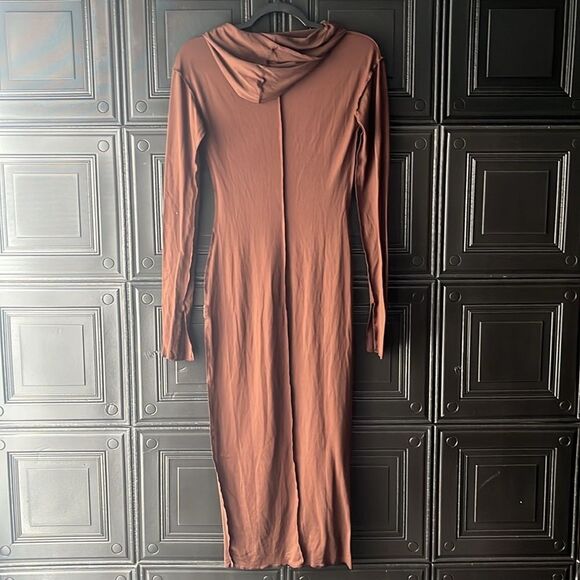 Blushmark Hooded  dress - Picture 2 of 2